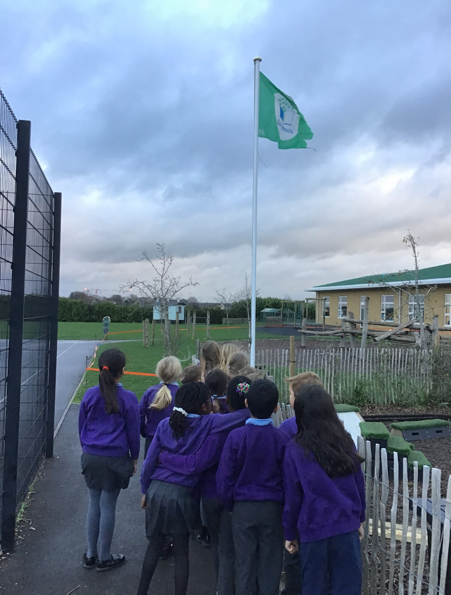 Damers School pupils celebrate international green credentials — DEED